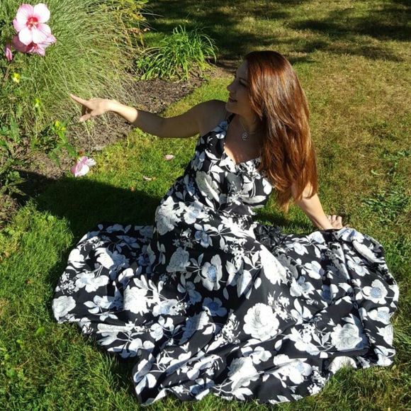 Meet your Posher, Elena - Picture 1 of 1